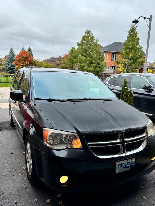 Dodge grand caravan crew 2016 in Cars & Trucks in Oakville / Halton Region