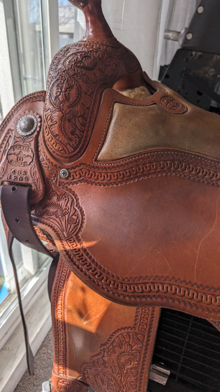 Beautiful McCall Pro Reiner Saddle available 16" in Equestrian & Livestock Accessories in North Shore - Image 2