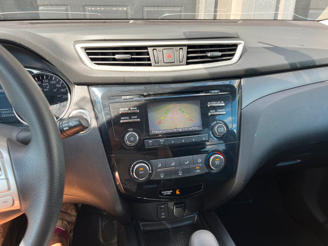 Nissan Rogue SV AWD 2016/ with winter tires in Cars & Trucks in Edmonton - Image 3
