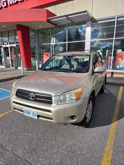 Selling a clean Toyota Rav4 2008. AS IS -SOLD AS IS PROS: -Brand New Brakes and rotors -NO ACCIDENT,...