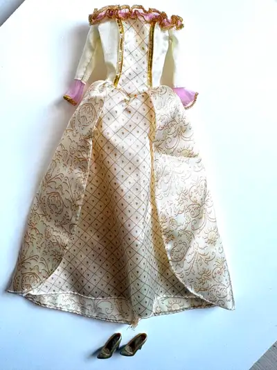 Barbie Princess And The Pauper Wedding Anneliese Gold Gown Shoes, View more