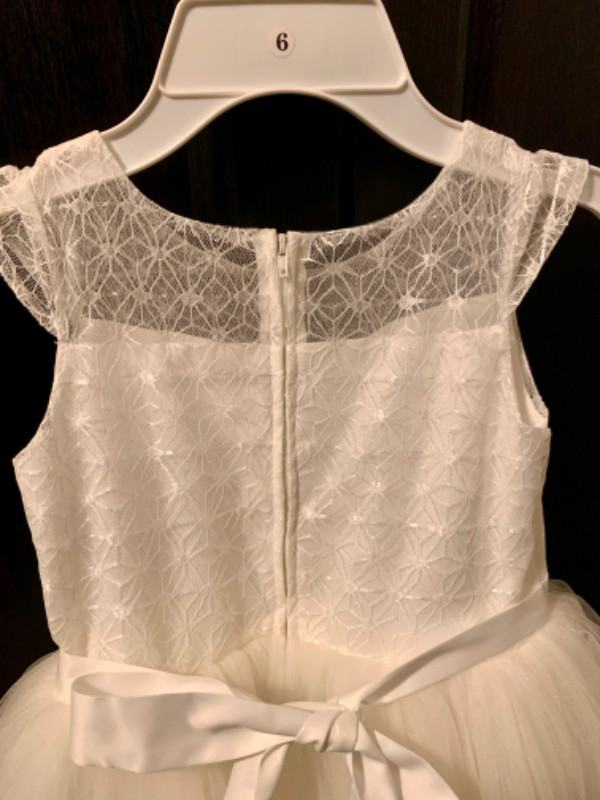 "Fancy Kids" formal white dress for girl size 6 in Kids & Youth in Markham / York Region - Image 4