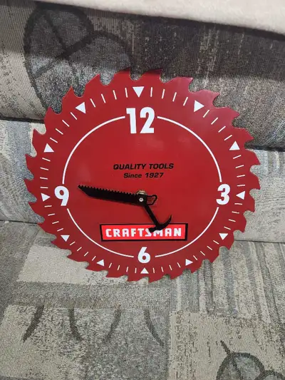 Horloge Craftsman en acier, View more