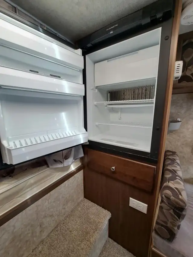 2021 Travelaire 80WS Model 1/2 ton Camper in Travel Trailers & Campers in Cowichan Valley / Duncan - Image 10