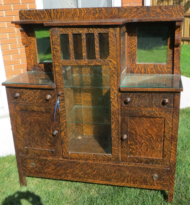 ANTIQUE BUFFET SIDEBOARD in Arts & Collectibles in Kitchener / Waterloo