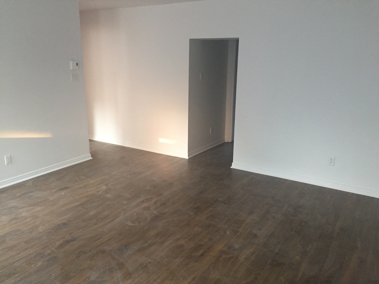 rabais 40$***4 1/2 inclut électroménagers et 2 chambres fermées — photo 1