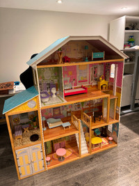 Grand View Mansion Dollhouse by KidKraft