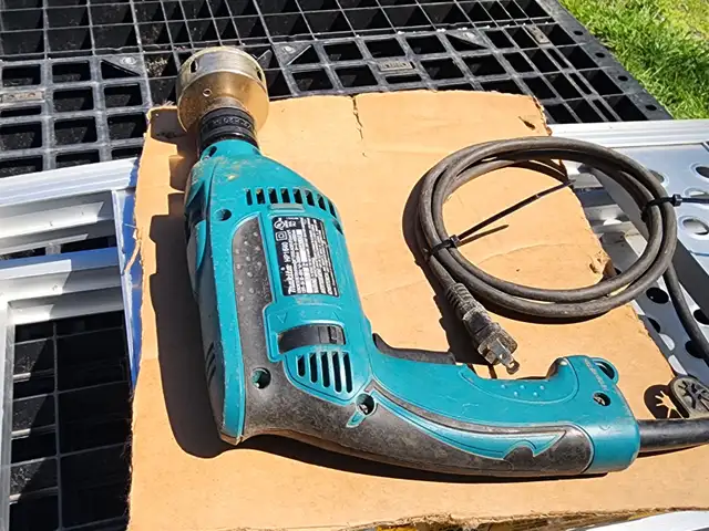 Makita HP1640 Hammer Drill Corded in Power Tools in Windsor Region - Image 7