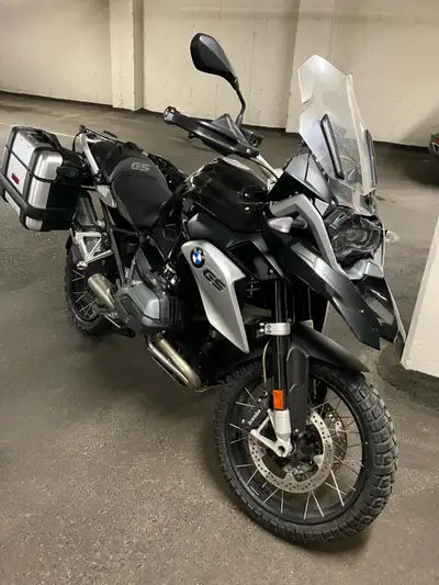 Moto d’exception emblématique du segment aventure : puissante, confortable et extrêmement fiable. Au...