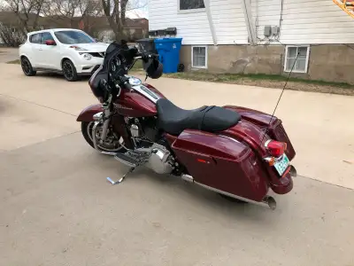 2009 Streetglide 35000 miles New oils, air filter , plugs Tires replaced 2 yrs ago good condition Al...