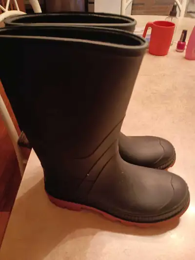 bottes de pluie neuves, jamais portées, View more