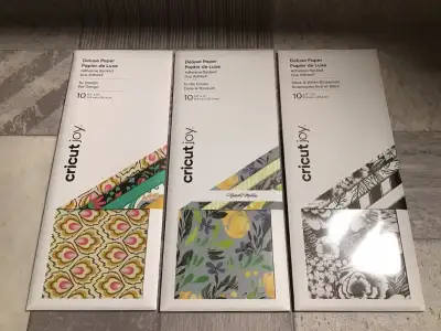 Lot 3 paquets de 10 feuilles papier deluxe adhésifs Cricut, View more