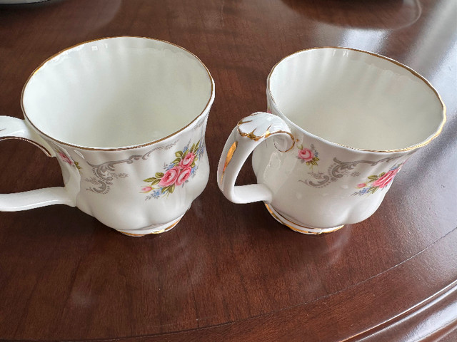 Royal Albert Tranquility Mugs in Arts & Collectibles in Peterborough - Image 4