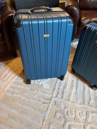 2 full sets of 3 piece light weight VIA Rail luggage 