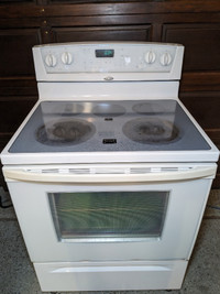 Stove Electric Whirlpool Glass Top SelfCleaning - Like New