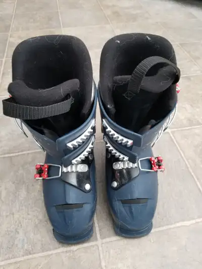 Kids ski and boots - T110 and 23-23.5/277mm, View more