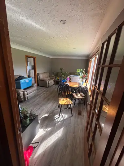 2 minute walk from Fanshawe Utilities included Amenities nearby ( food basics / Gino’s etc) Move in...