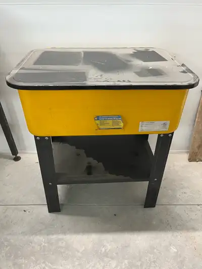 Parts Washer working and ready to go.