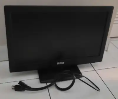 Clean RCA RLC2234 22-Inch LCD TV, View more