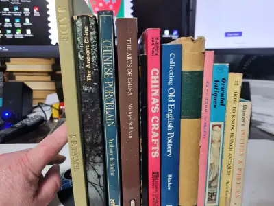 Collection of Books on Chinese Art, Art Works, and Antiques, View more