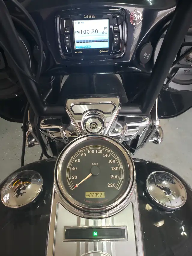 Selling a Harley-Davidson Road King motorcycle. It's in good con in Street, Cruisers & Choppers in Edmonton - Image 4