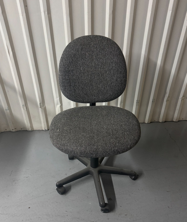 Chaise bureau dans Chaises, Fauteuils inclinables  à Ville de Montréal
