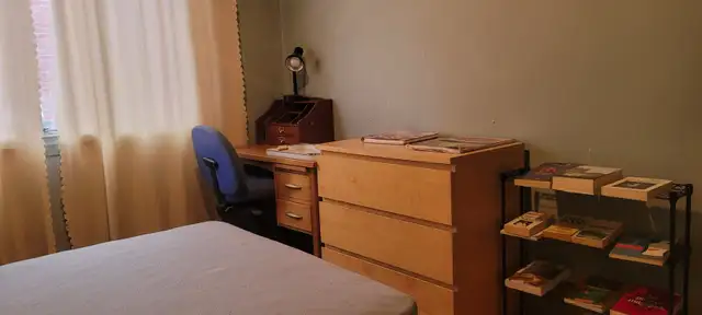 chambre à louer pour femme près du métro sauvé