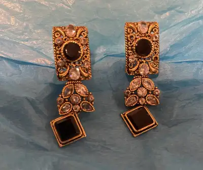 Rare Vintage Lightweight Luxurious Earrings, View more