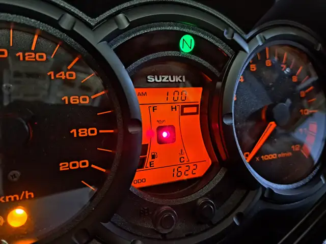 SUZUKI V-STROM 2010 ABS 1622km in Sport Touring in Mississauga / Peel Region - Image 8