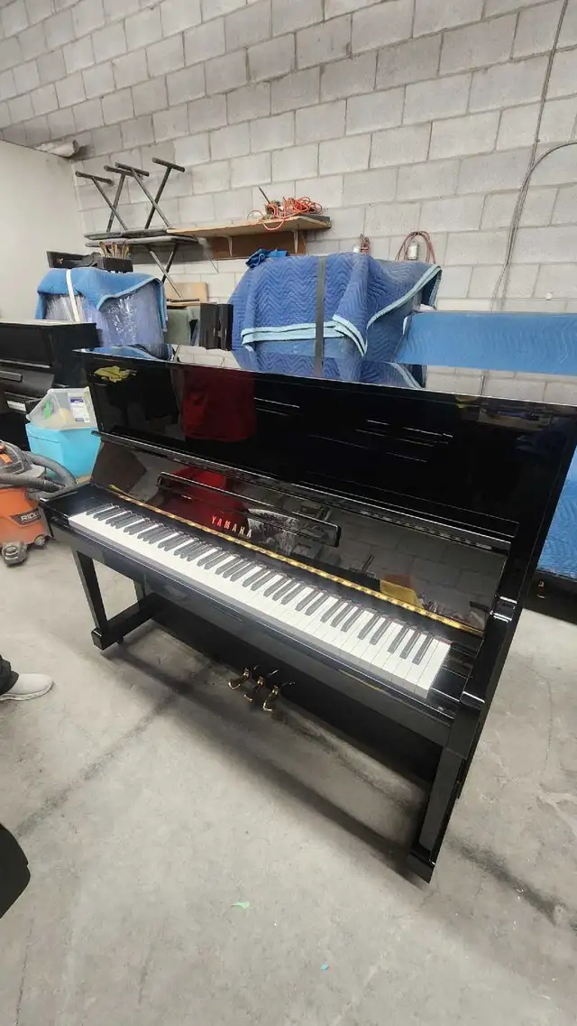 Yamaha U1 Silent Piano（Montréal Stock） in Pianos & Keyboards in City of Montréal - Image 3