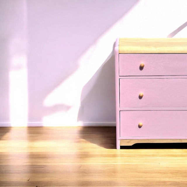 Charming Pink Solid Wood 3-Drawer Dresser dans Commodes et armoires  à Ville de Montréal - Image 4