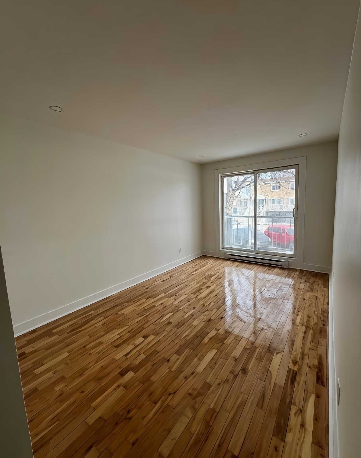 7830 Av. des Ormeaux — photo 3