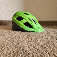 Green helmet (Adult)