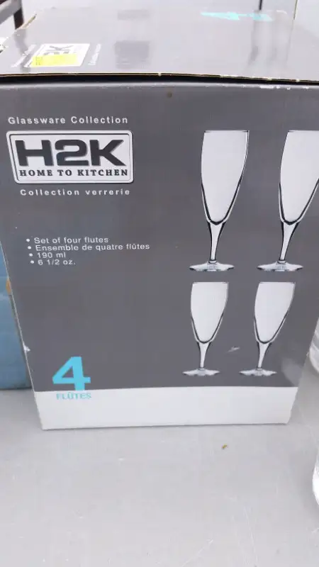4 Flutes/Champagne Glasses in Kitchen & Dining Wares in Ottawa - Image 2
