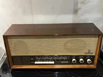 Radio vintage Grundig 4070U, View more