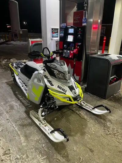 2014 ski doo free ride 800r E-tec rev xm 137 PART OUT engine rebuilt 1000kms ago blown up one side 1...