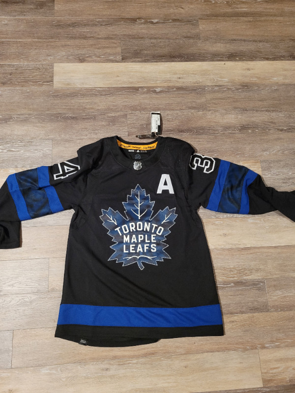 Auston Matthews Authentic Adidas Toronto Maple Leafs Jersey in Hockey in Hamilton - Image 3
