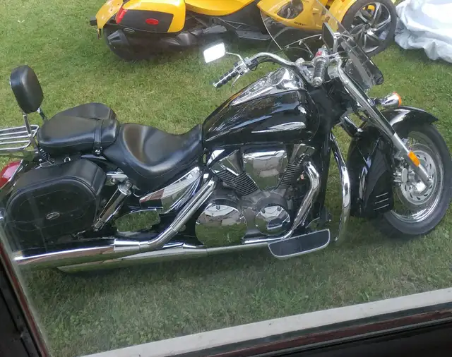 2007 Honda VTX 1300 Motorcycle in Street, Cruisers & Choppers in St. Catharines - Image 3