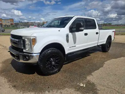 2019 f250 xlt longbox 6.7L powerstroke deisel. 181000km Deleated Engine replaced at 70,000 km New ba...