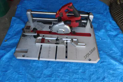 Get your flooring projects done with precision using this SKILSAW 3600 flooring saw. This specialize...
