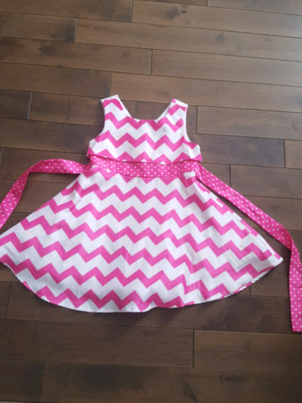 Robe rose 3T dans Vêtements - 3T  à Longueuil/Rive Sud