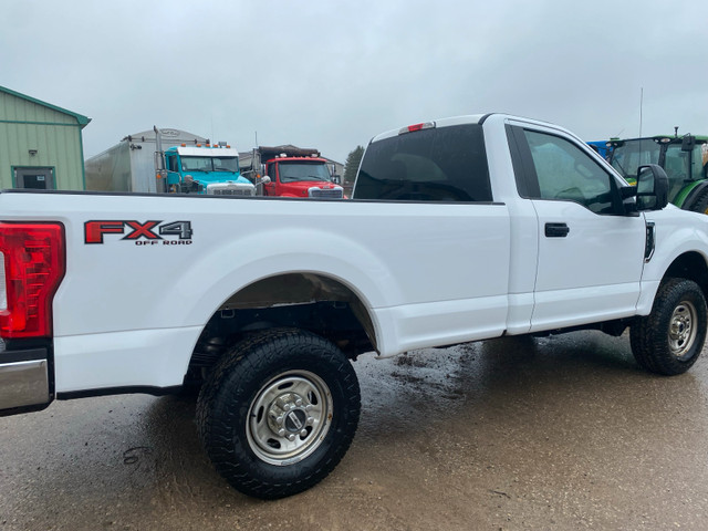 2017 F350 XL 4x4 Diesel in Cars & Trucks in Kitchener / Waterloo - Image 2