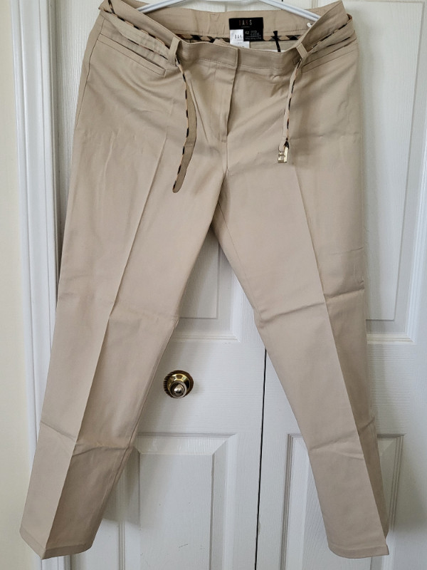 DAKS Women's Cargo Pants in Women's - Bottoms in Calgary