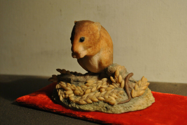 BORDER FINE ARTS MOUSE FIGURE BY RAY AYRES in Arts & Collectibles in Vancouver - Image 4