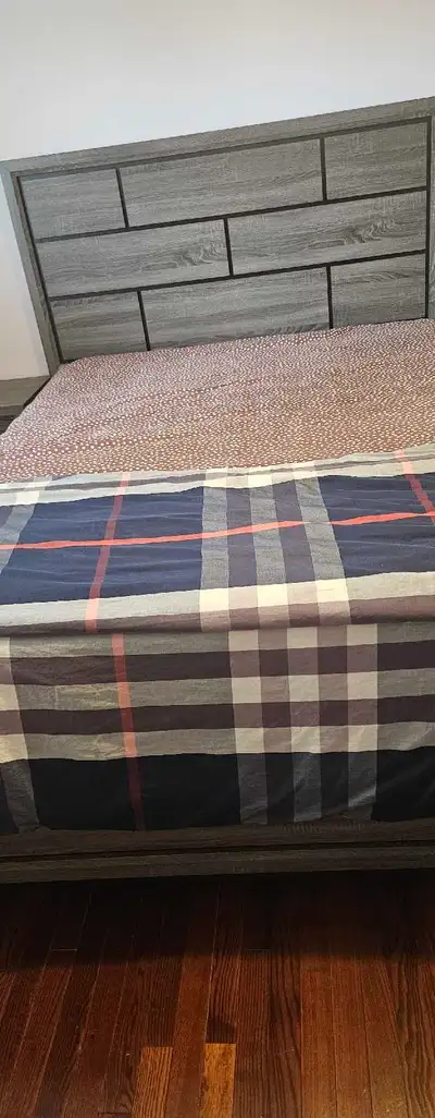 I am selling Queen Bedroom set. I am selling everything Bed,mirror, dresser and side table everythin...
