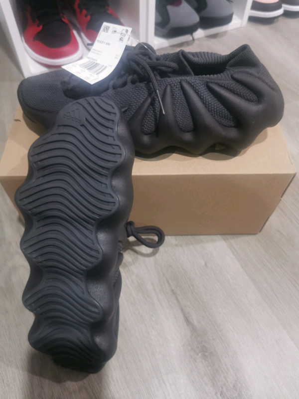 Yeezy 450 size 11 in Men's Shoes in City of Toronto - Image 3