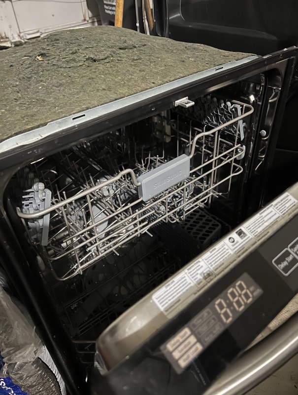 Samsung Dishwasher Stainless Steel Lightly used WANT GONE ASAP