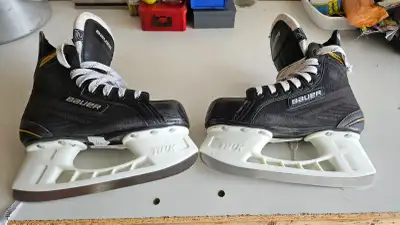 Bauer Ice Skates (US 3), View more
