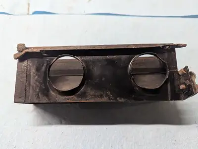 Used heater outlet lid (NLA), fits '62-'80. Heater outlet seal (NEW), fits '71-'80