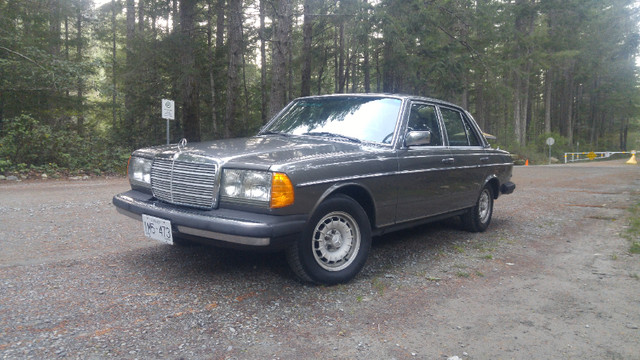 1982 Mercedes-Benz 300D Turbo Diesel in Classic Cars in Victoria - Image 2